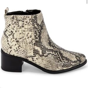 Blondo Elvina Waterproof Snake Print Bootie Sz 9.5